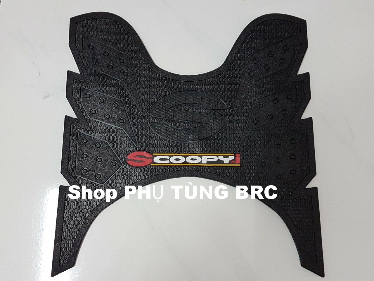 Thảm lót chân màu đen xe SCOOPY 110.