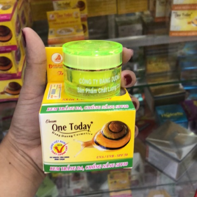 Kem trắng da chống nắng SPF50 One Today 10g