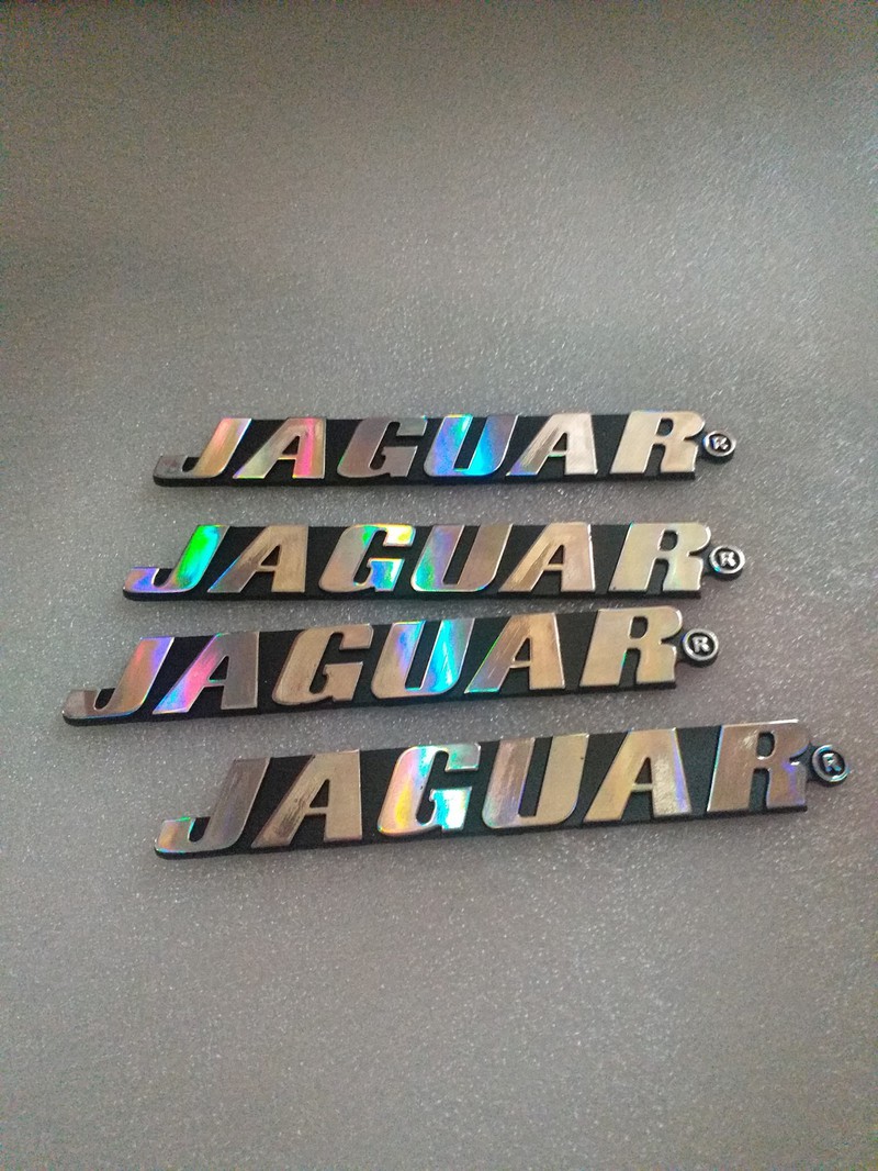 Tem dán thùng loa hiệu Jarguar ( giá 2 tem )