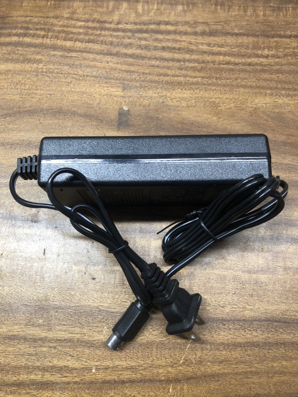 [Giá hủy diệt] [Ảnh thật] Adapter bộ chuyển đổi nguồn 12V-2A 4 chấu (chuyên đầu ghi hikvision) (bh 12 tháng)
