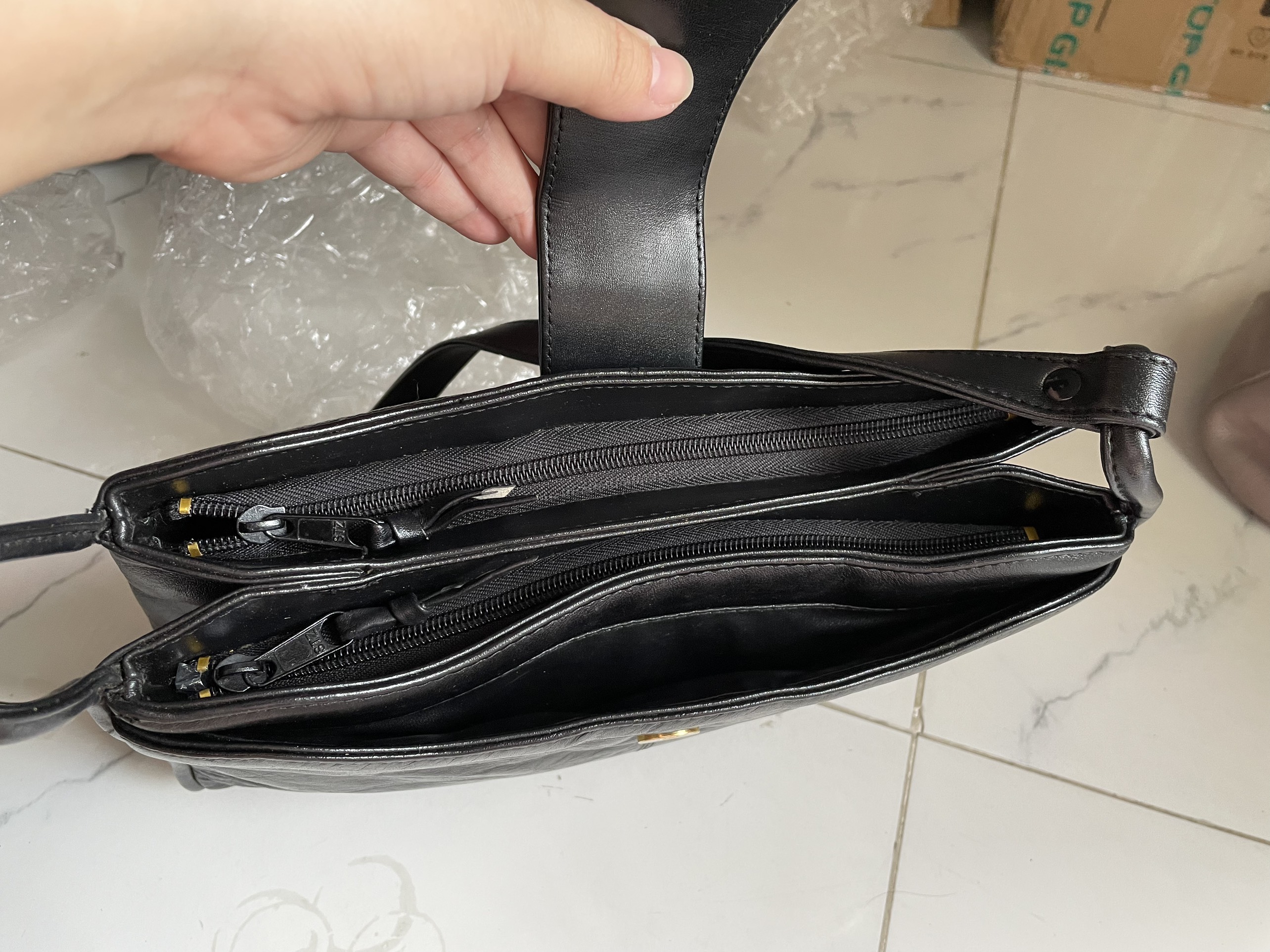 Túi si đeo chéo da thật hiệu Repute