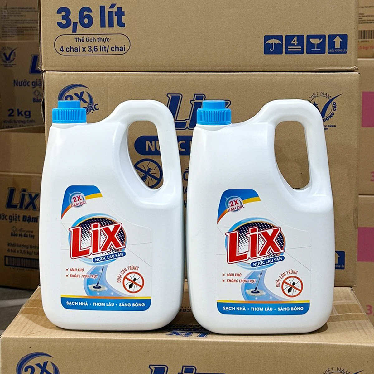 Nước lau sàn LIX đuổi côn trùng 3.6 lít LD360