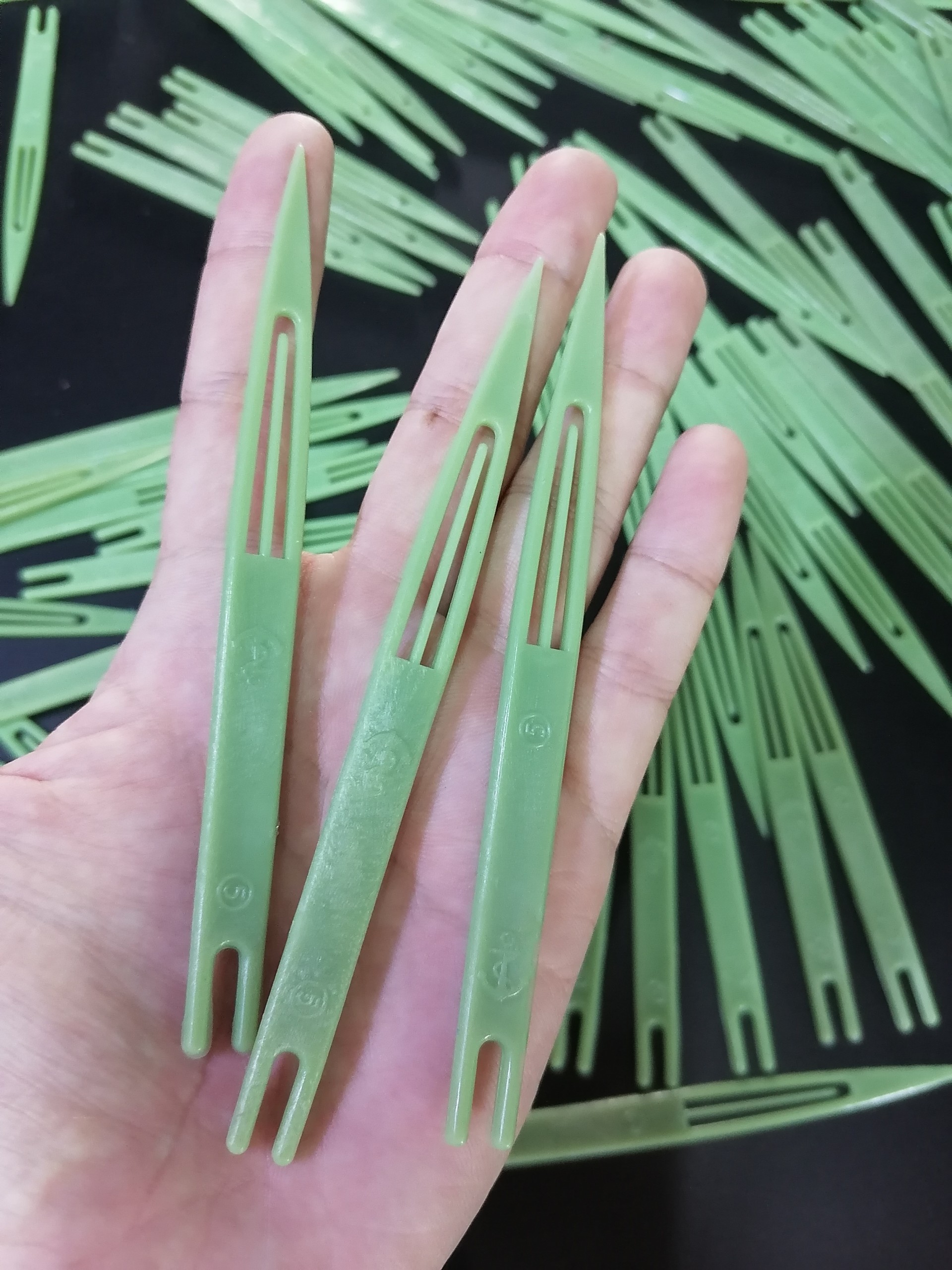 Ghim vá lờ cá lóc, lú, lưới, lợp.