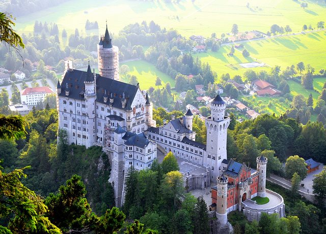 Mô Hình 3D Kim Loại Lắp Ráp Lâu Đài Neuschwanstein Đức [Chưa Lắp]