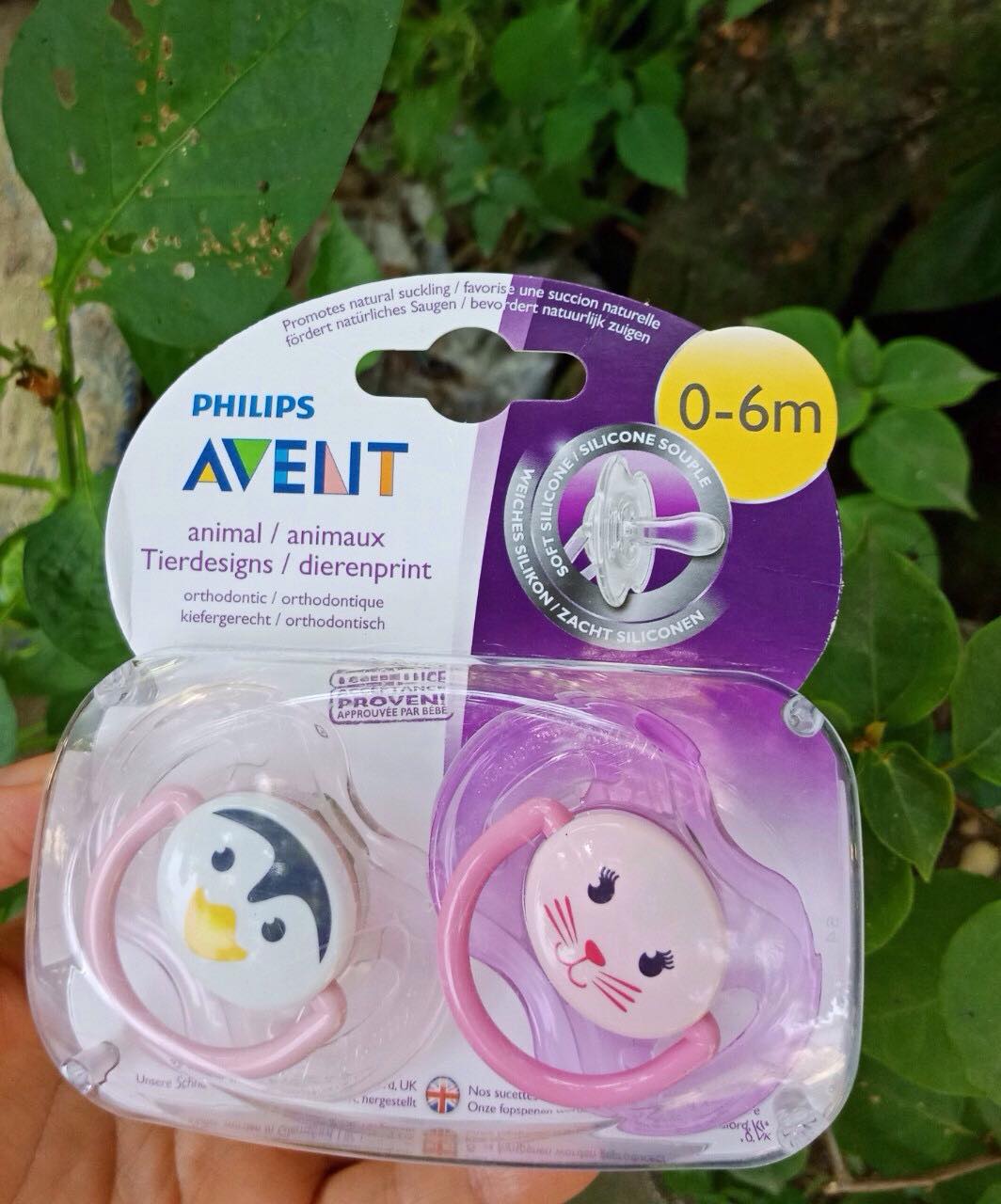 Ty ngậm Phillips Avent( có nắp đậy) cho bé 0_6 month , set 2 cái