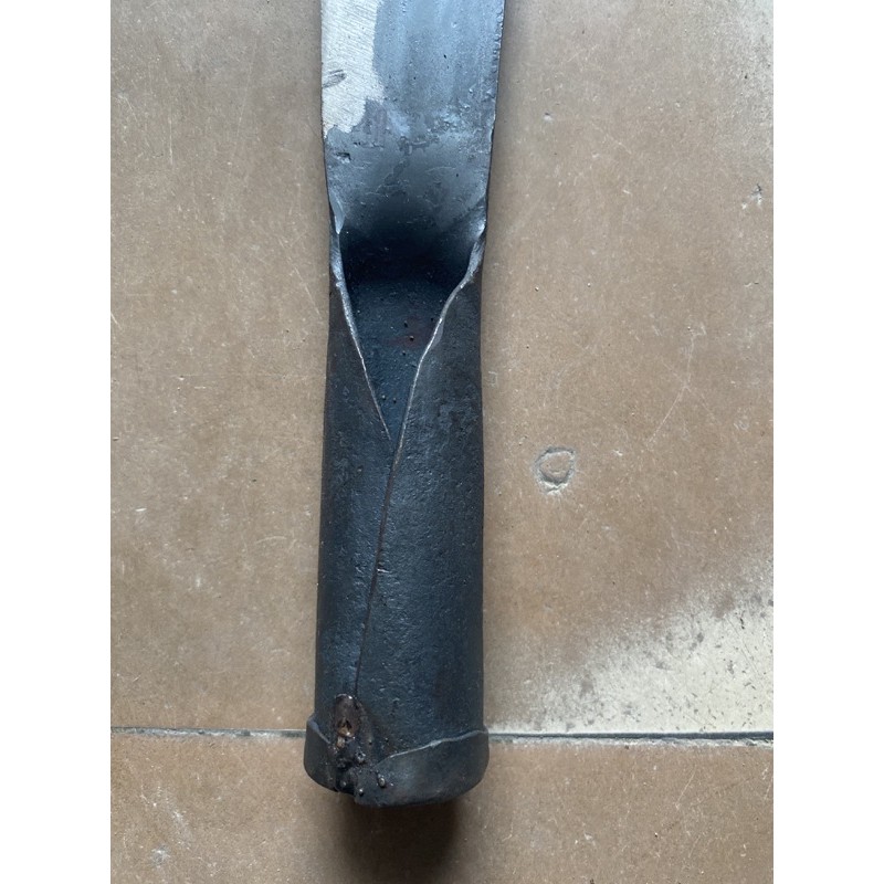 Dao phát cành cây cán sắt lưỡi quắm cong