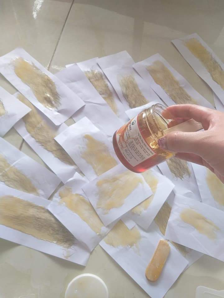 Sáp Wax Lông Nhân Sâm Shiny (tặng kèm giấy wax+que gạt)