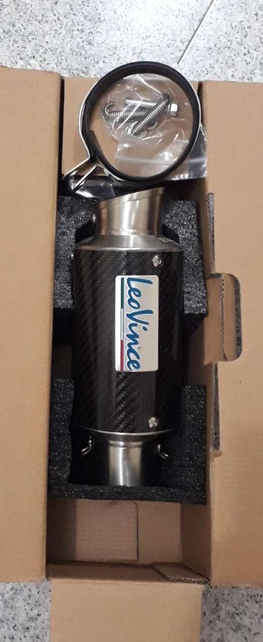PÔ LEOVINCE CACBON NGẮN 1.1 (KO CỔ)