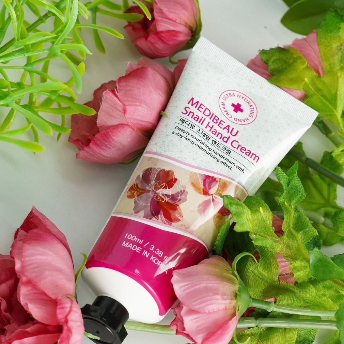 Kem Dưỡng Tay Tinh Chất Ốc Sên Medibeau Snail Hand Cream