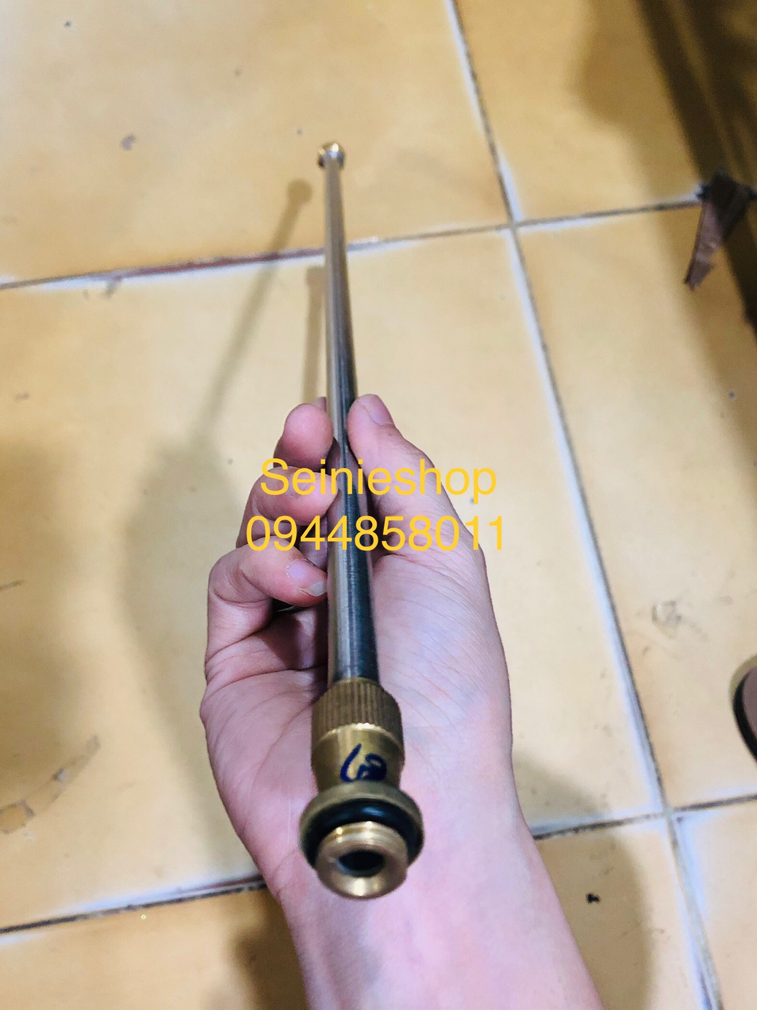 cần phun xịt thuốc trừ sâu bằng inox