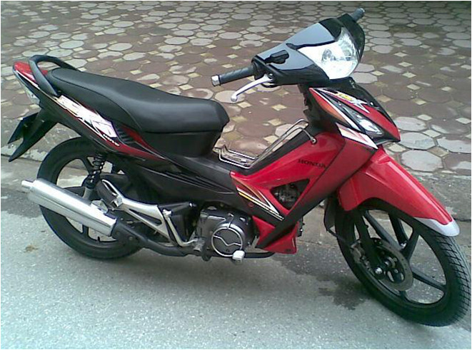 Cánh yếm phải Wave RSX 100 Năm 2008 màu Đỏ đen *R315P* (64700KVRV60ZB)