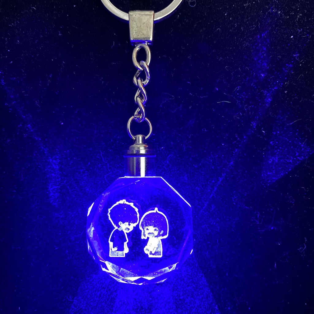 Móc khóa phát sáng CON TIM RUNG ĐỘNG thủy tinh pha lê anime chibi