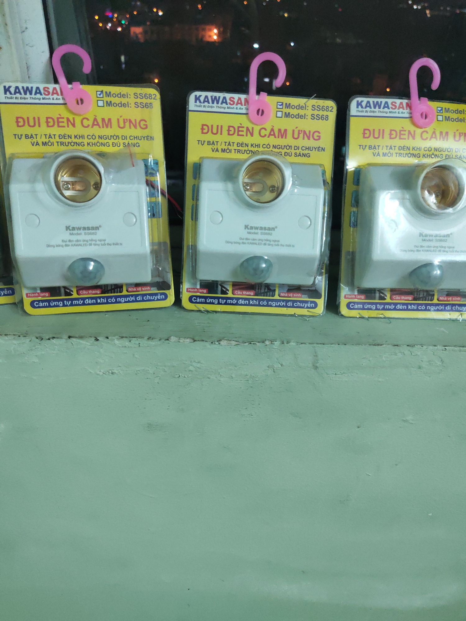 [HCM]Đui đèn cảm ứng Kawasan SS682