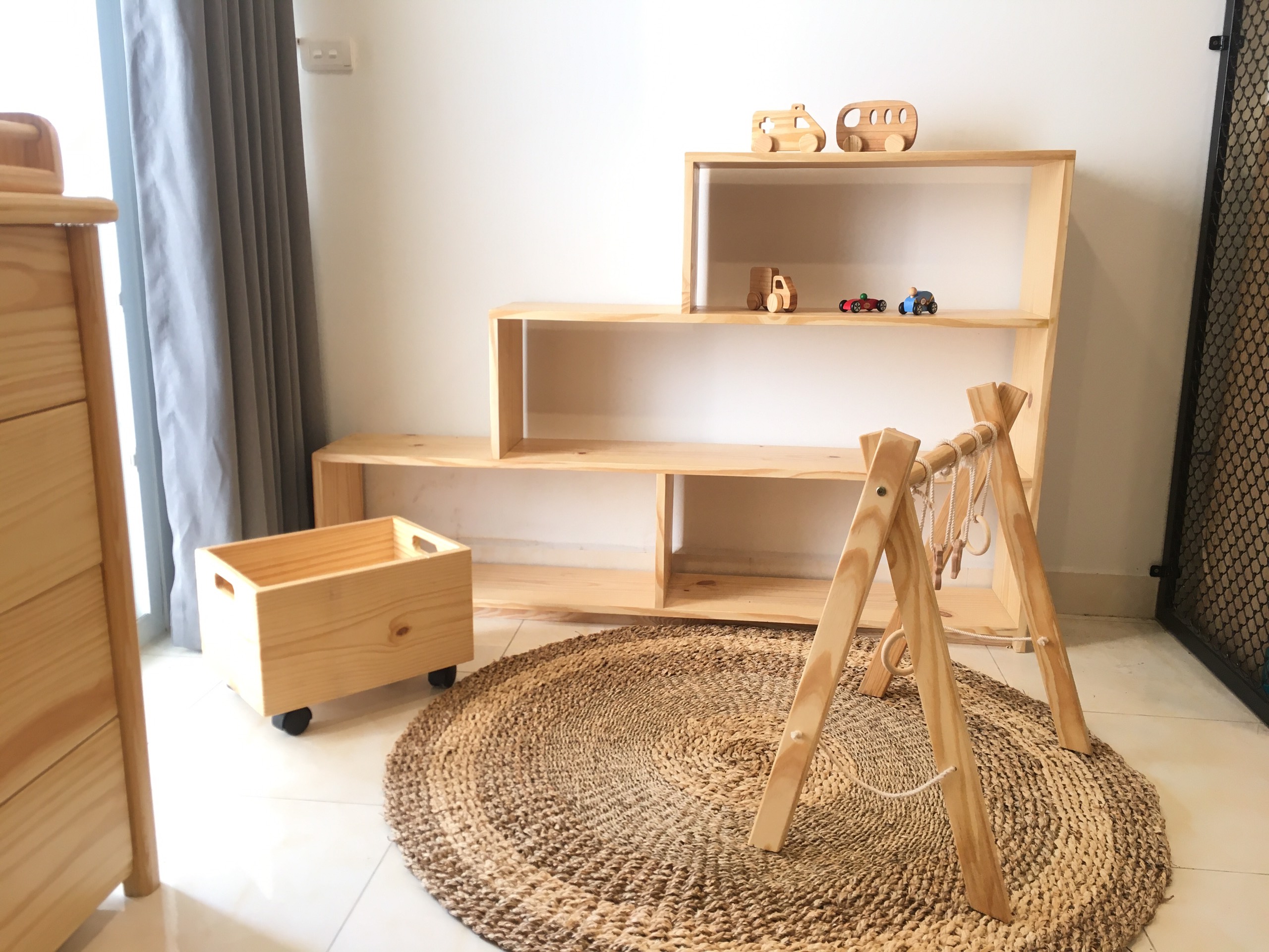 Kệ để đồ chơi và sách