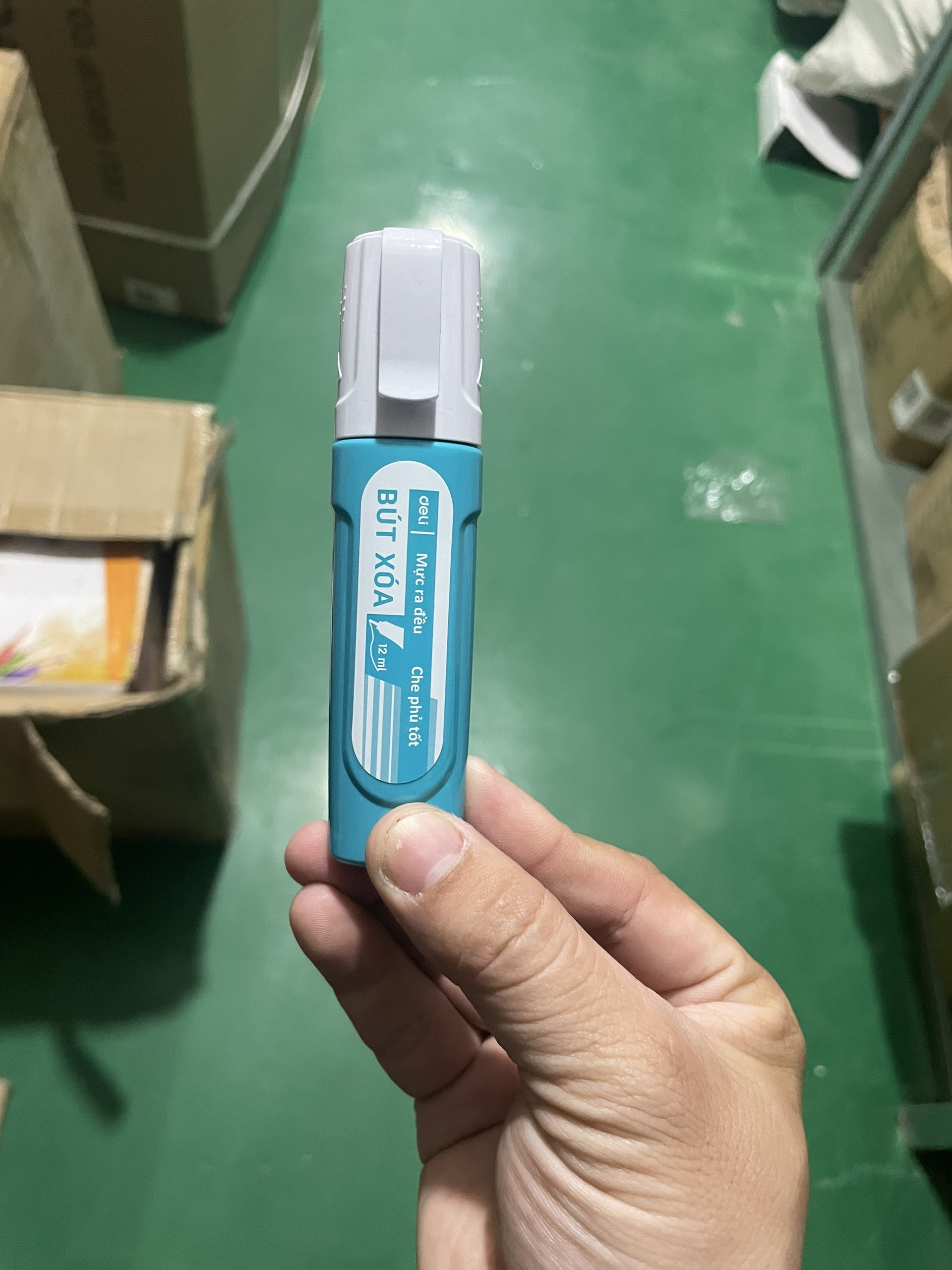 Bút Xóa Nước Thân Dẹp 12 ml - Deli CH408