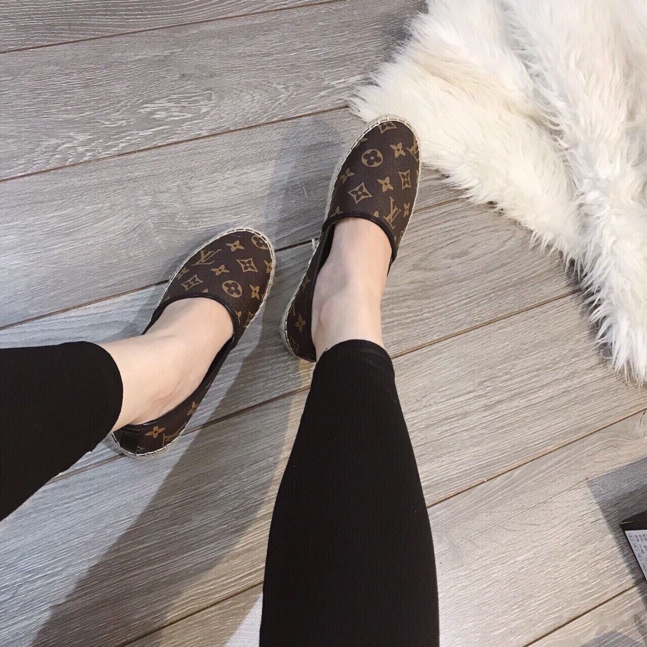 Giày Slip on LV đế cói