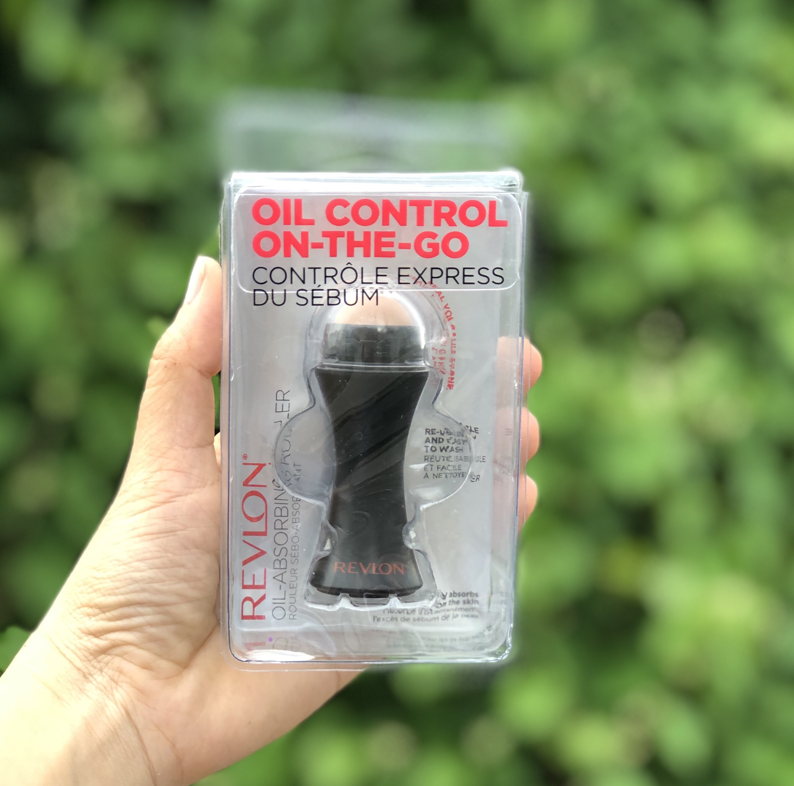 1 (một) Thanh lăn thấm dầu revlon
