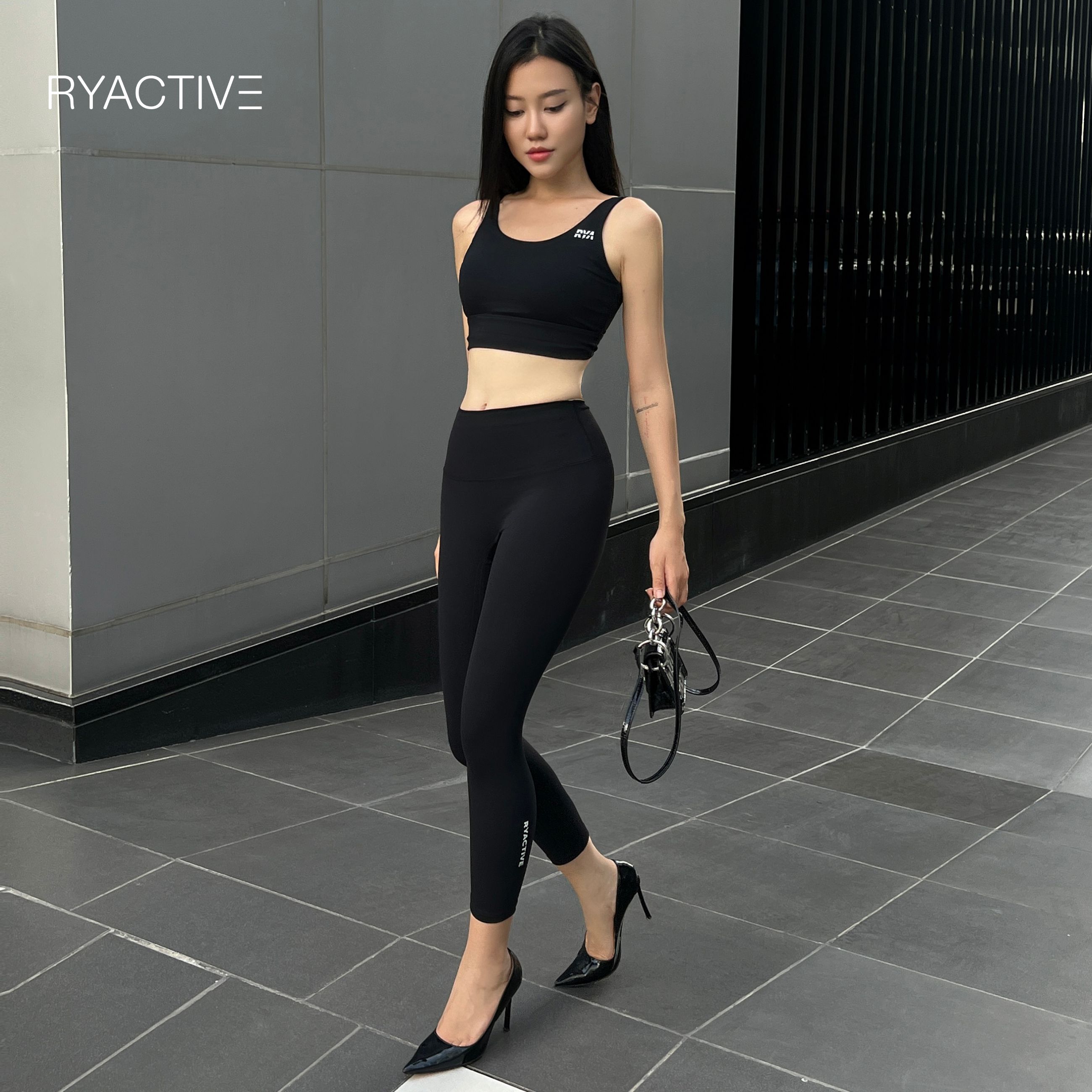 Quần legging thể thao dáng lửng RYACTIVE - MEDIUM LEGGING Black