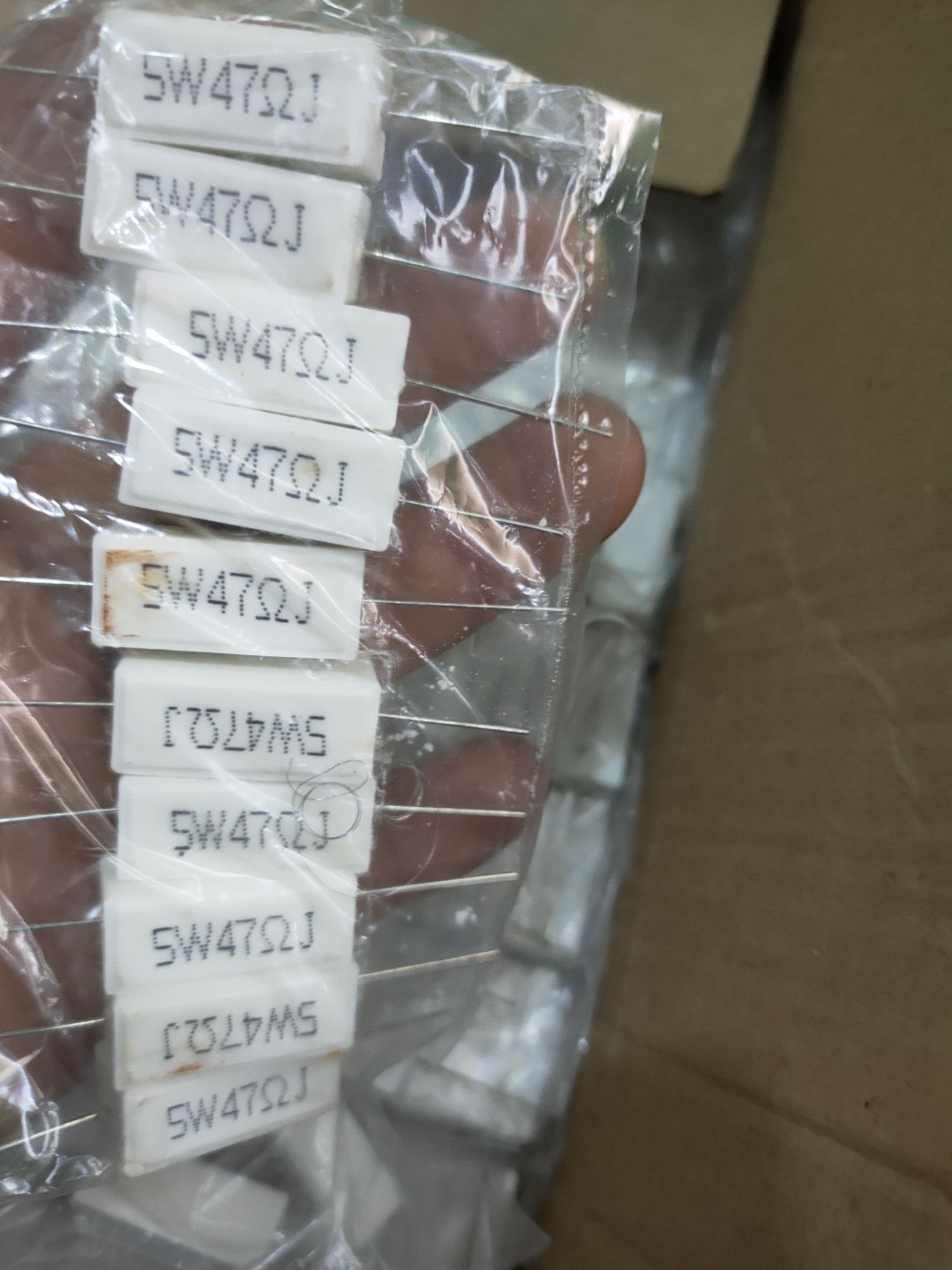 10 điện trở sứ 47om 5w