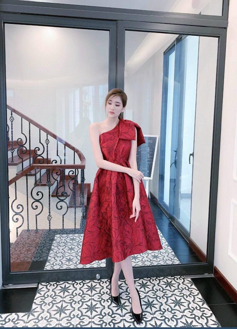 Đầm dự tiệc gấm lệch vai nơ sang trọng TRIPBLE T DRESS - size M/L - MS259V