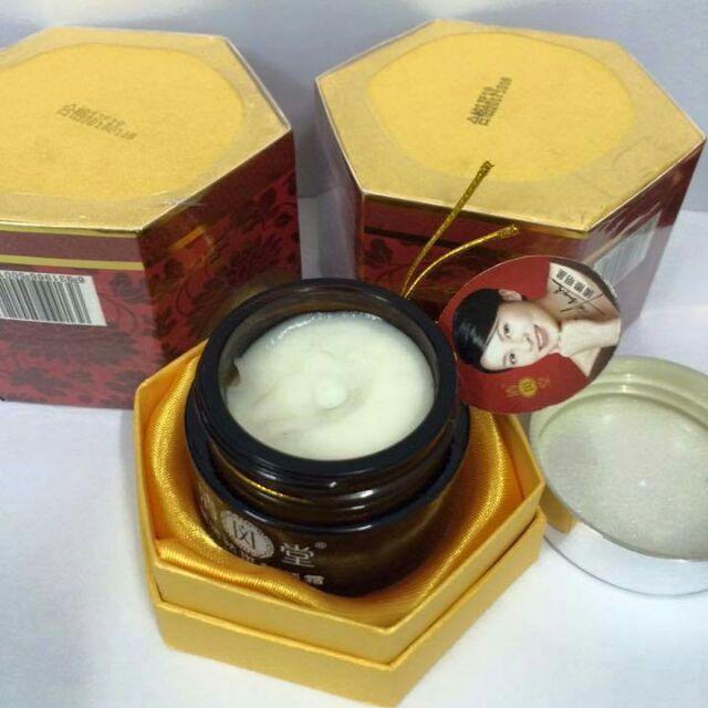 Kem vua khử nám