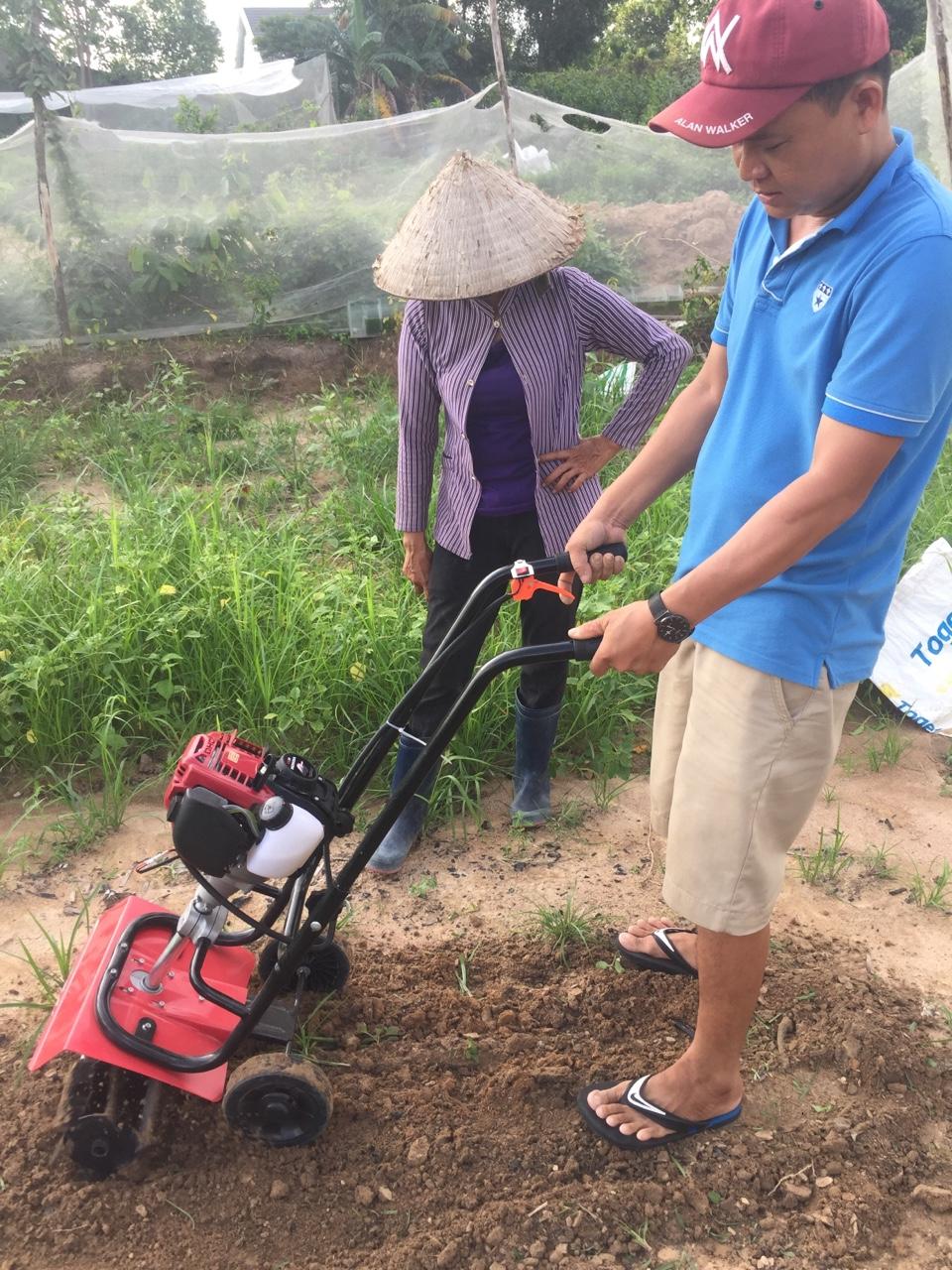 MÁY XỚI ĐẤT MINI ĐỘNG CƠ 4 THÌ GX 35