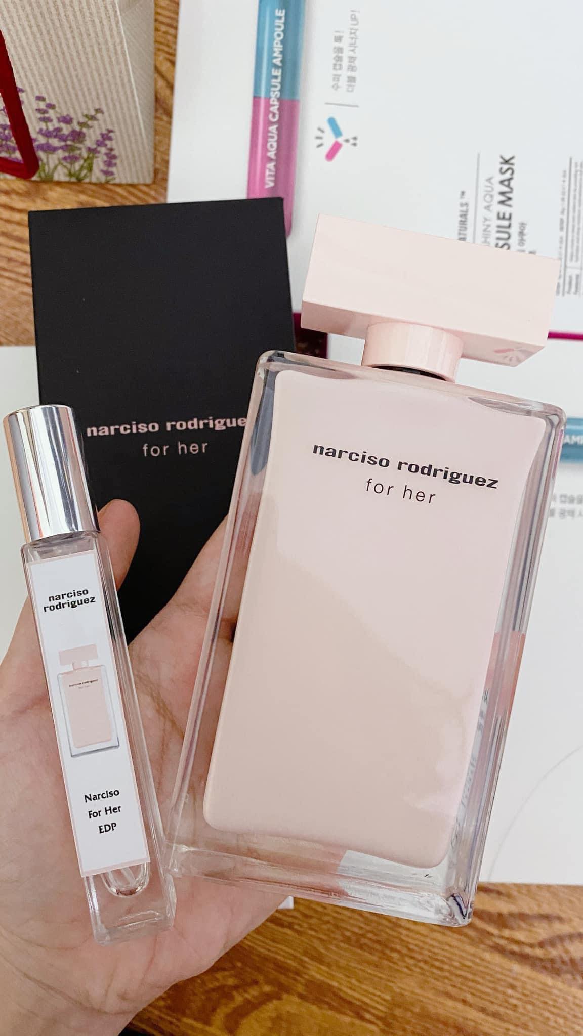 Nước Hoa Narciso hồng nhạt và Narciso đỏ