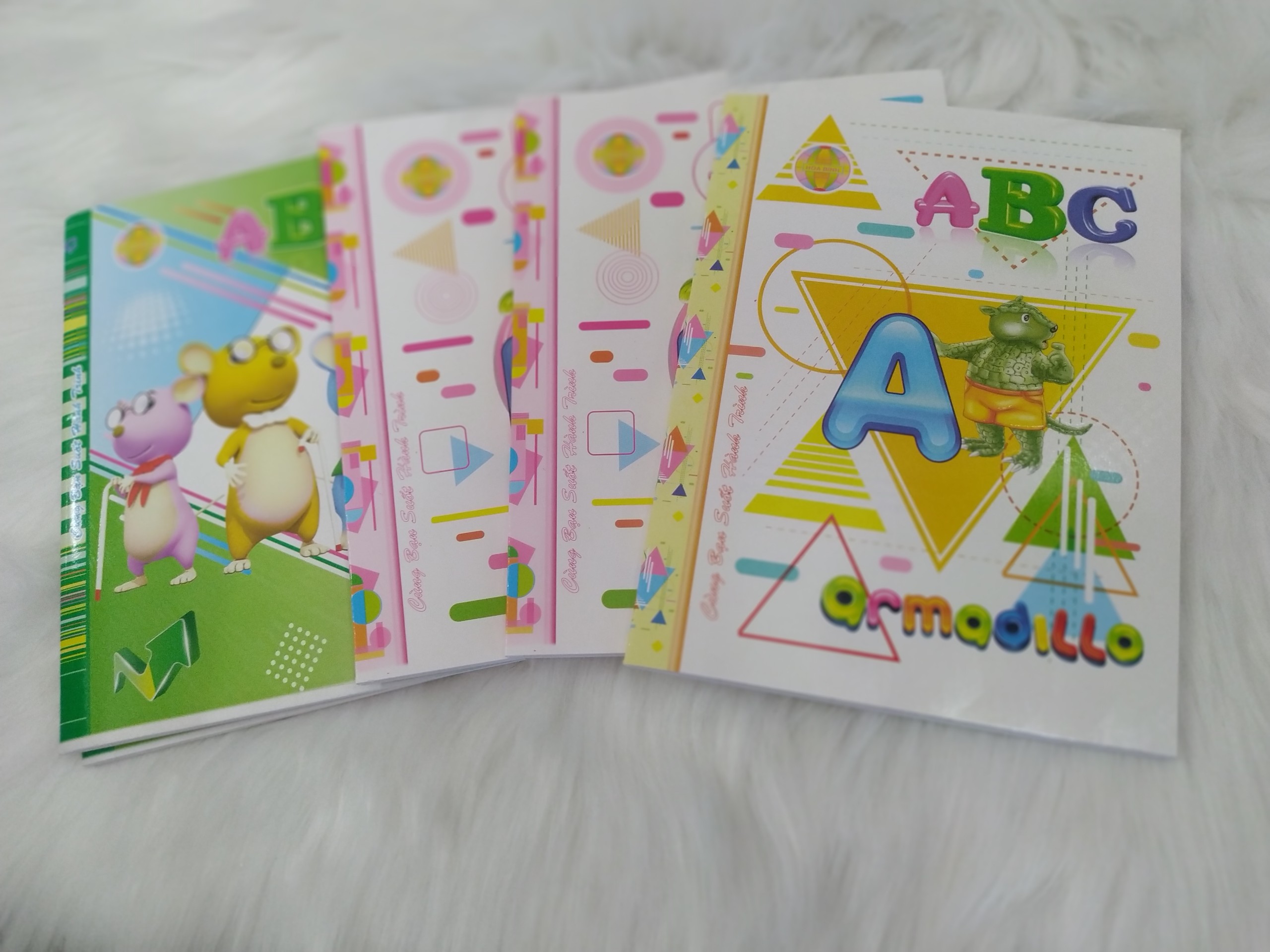 (HCM) Tập ABC Hòa Bình 200trang 4 ô ly ( định lượng 80 gsm )( Lốc 5 cuốn)