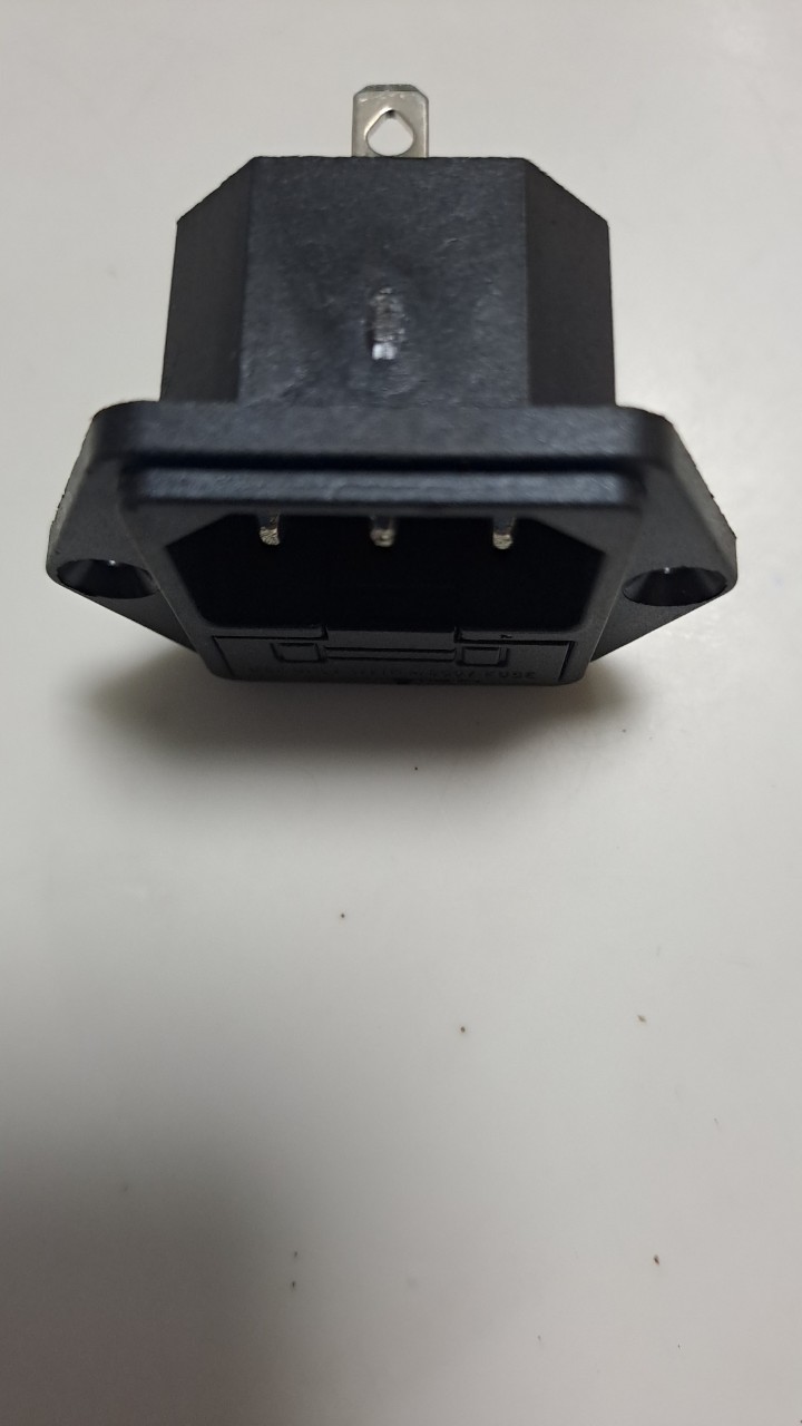 ổ ac  nguồn lớn có cầu chì