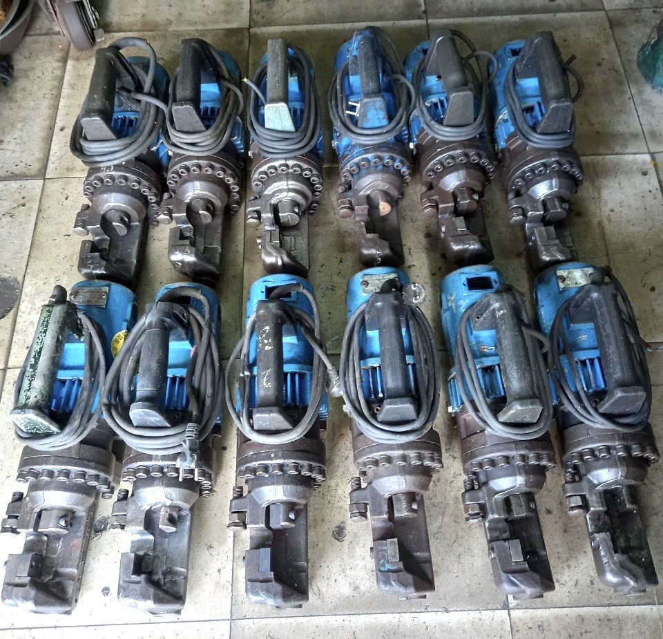 Máy Cắt Thủy Lực Hàn Quốc Handy 25C