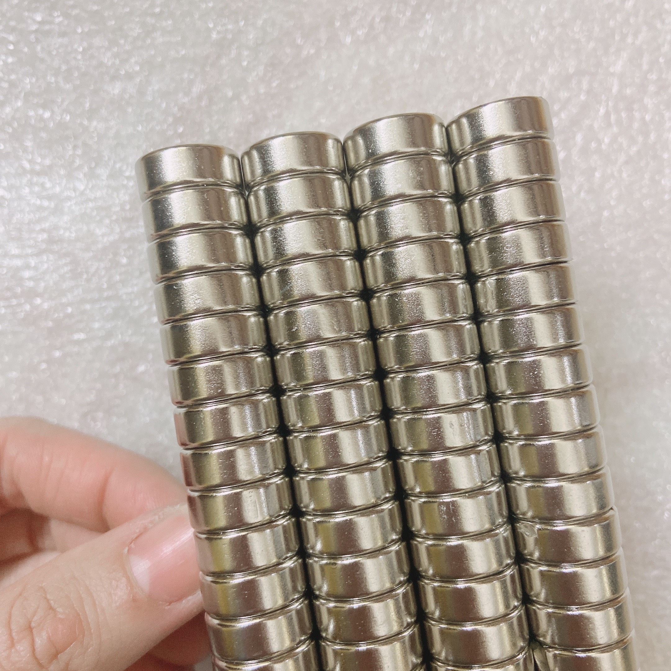 Permanent magnet force super strong suction size 15x6mm