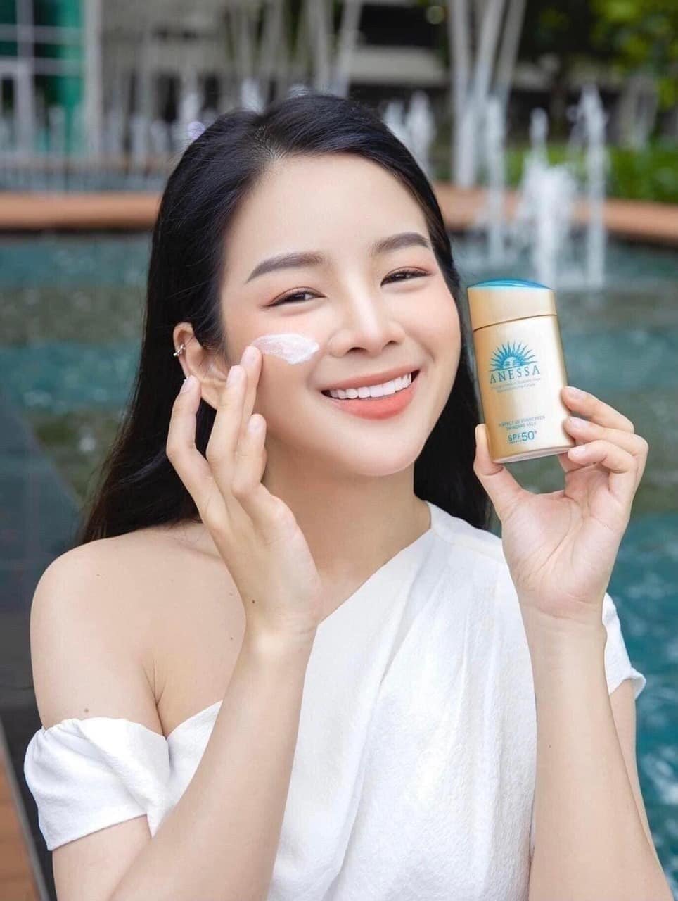 Kem chống nắng Anessa