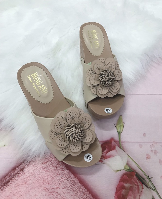 Dép đế xuồng, dép nữ guốc xuồng quai chéo gắn HOA giá rẻ