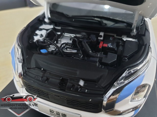 [HCM]Xe mô hình Mitsubishi Outlander 2023 tỉ lệ 1:18