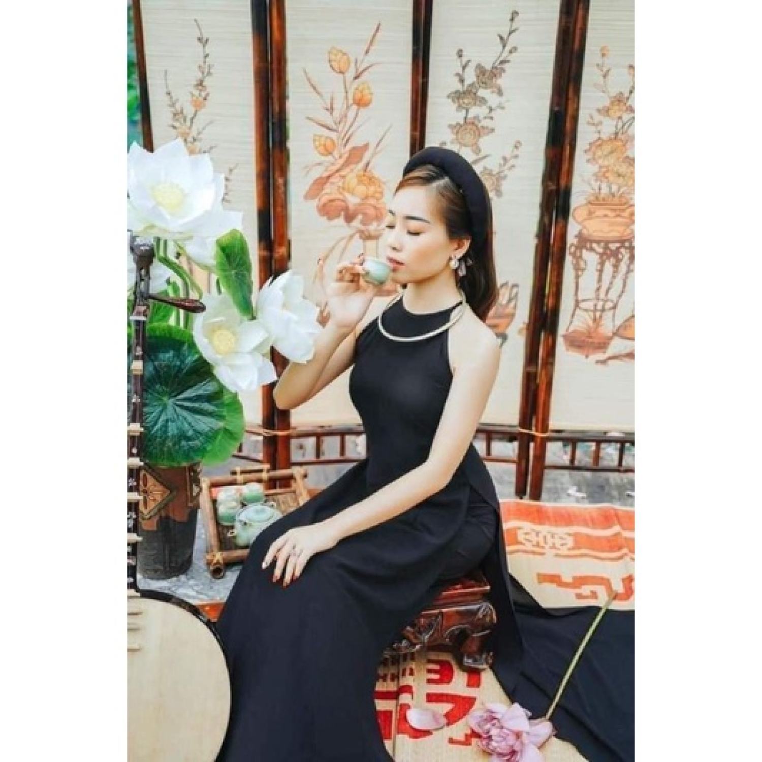 áo dài yếm chụp ảnh sen