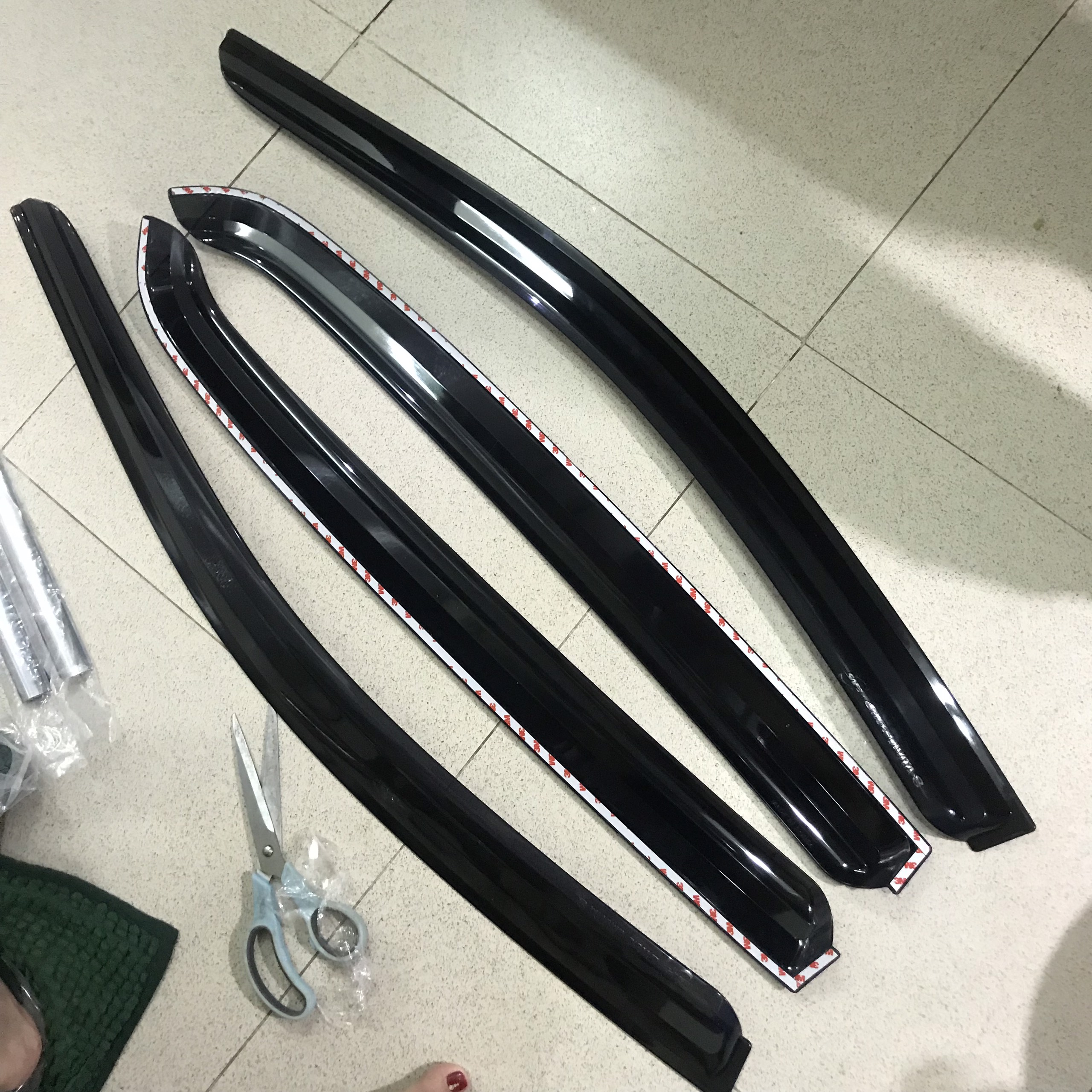 Bộ Vè che mưa đen xe Hyundai Getz đời 2008 đến 2012
