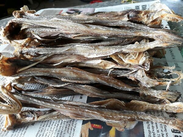 0.5 kg khô cá khoai loại to nhất (bằng ngón tay trỏ)