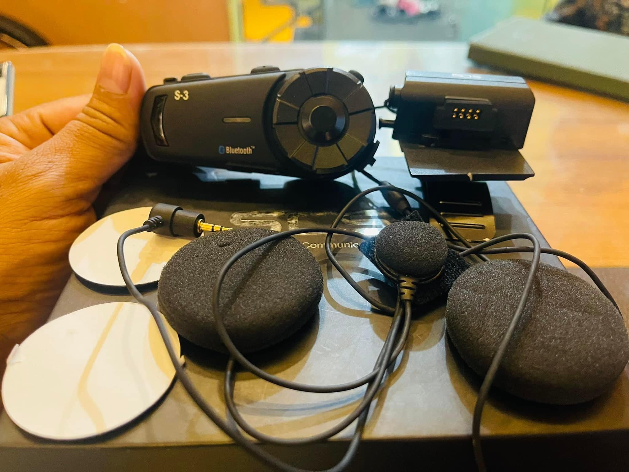 TAI NGHE BLUETOOTH INTERCOM SCS S-9
