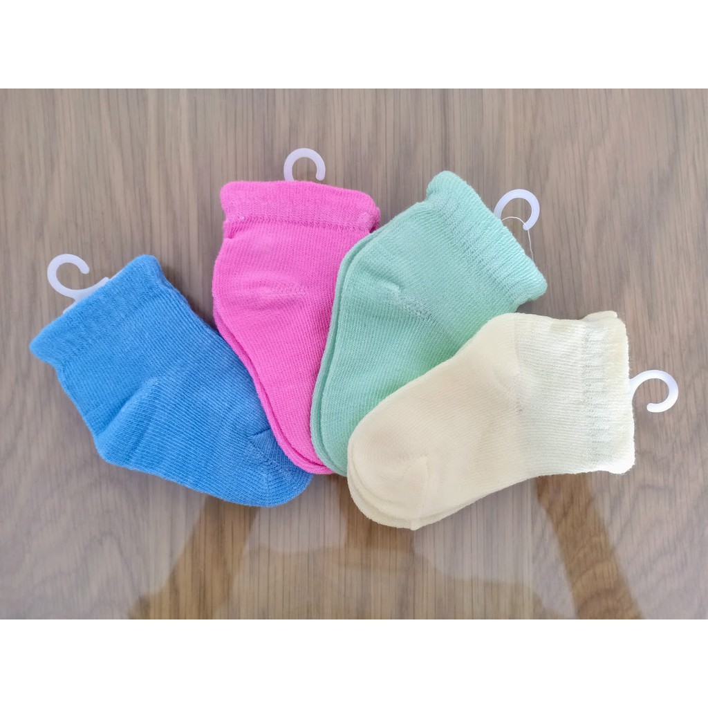 Vớ sơ sinh màu trơn cho bé yêu từ 0-6 tháng