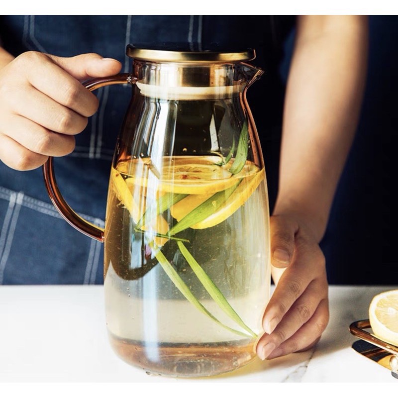 Bình nước thủy tinh chịu nhiệt ánh vàng 1.8L