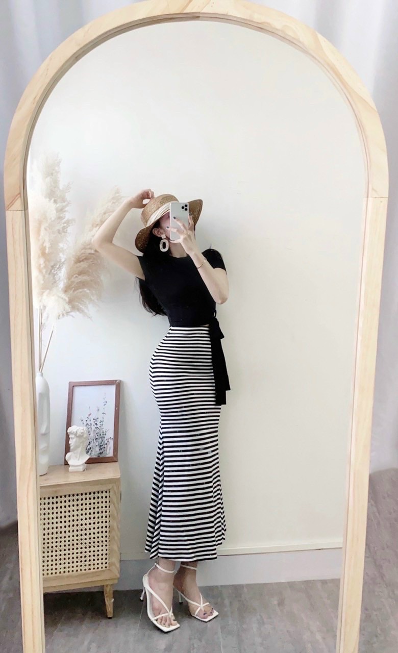 CATI Set bộ body thun chân váy kẻ (2113)
