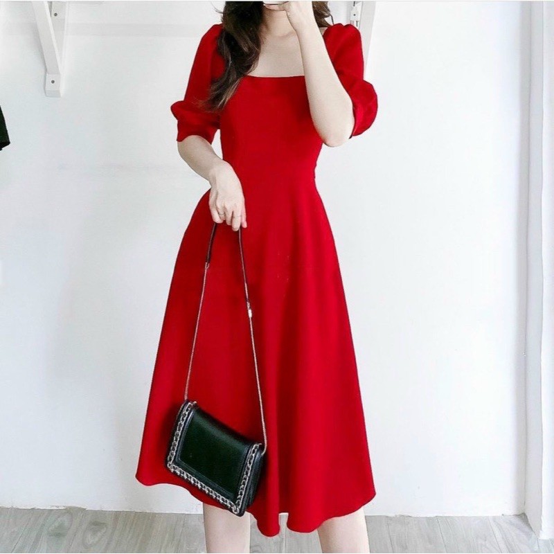 Đầm đỏ cổ vuông tay lỡ