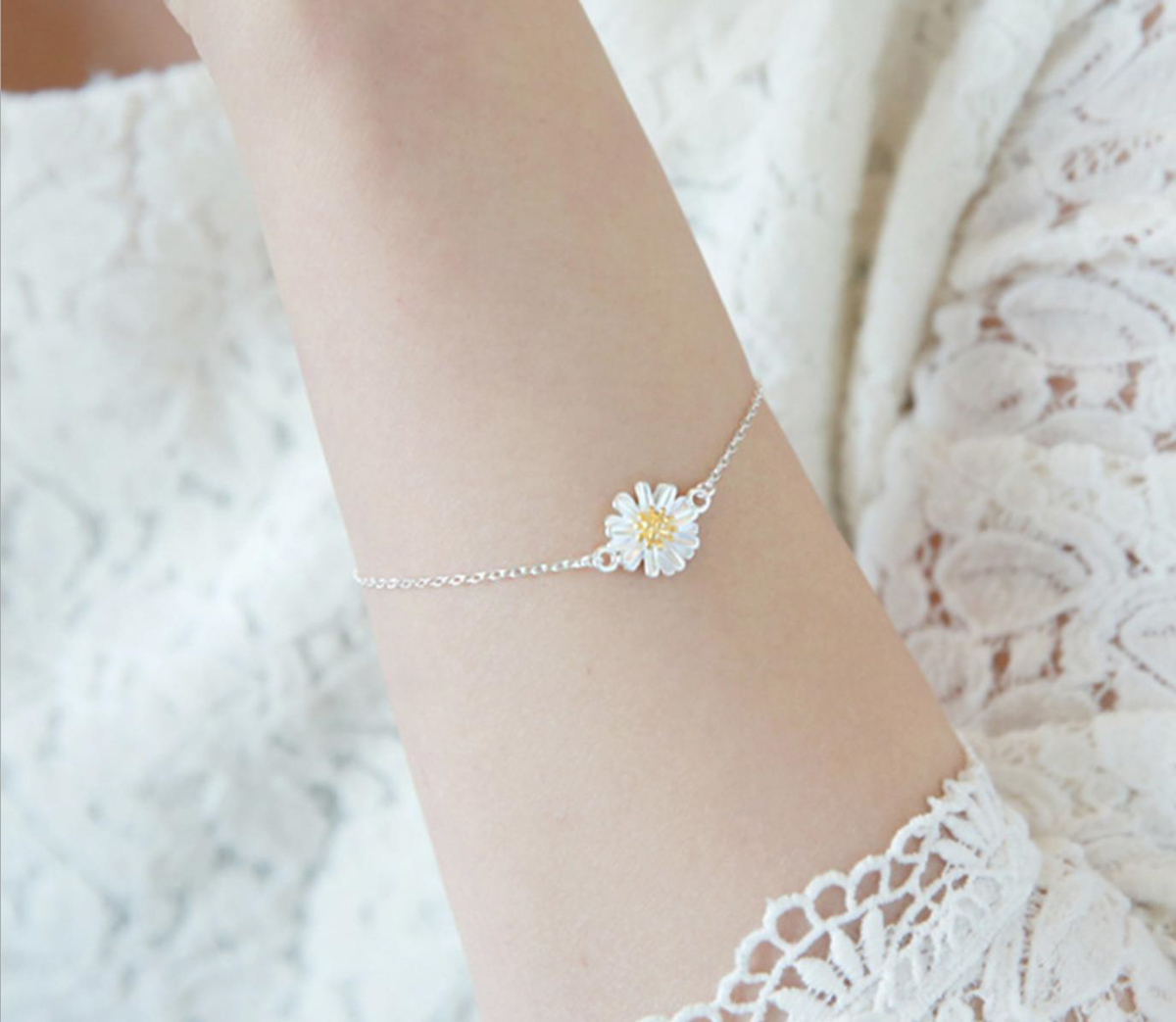 [HCM]Vòng Tay Hoa Cúc 78 Thời Trang Hot Trend