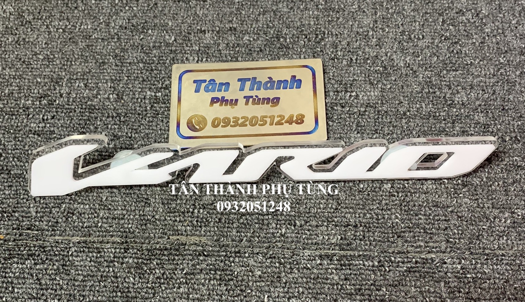 Bảng tên Vario khắc chữ meca