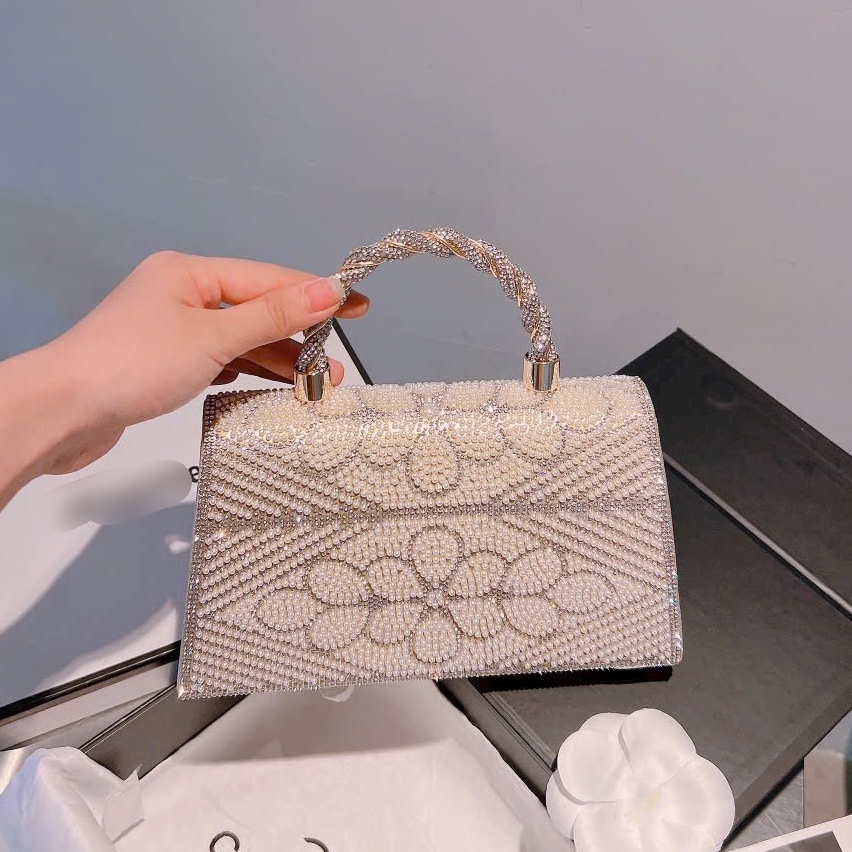 Clutch nữ nạm đá quai xoắn bling bling