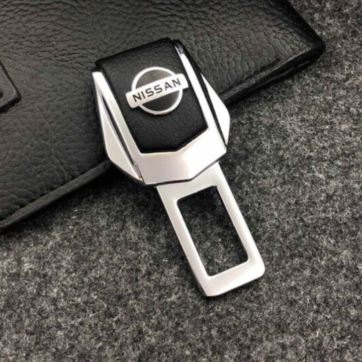 1 chiếc chốt khóa dây đai an toàn, chống kêu theo logo hãng xe NISSAN CKAT-NS