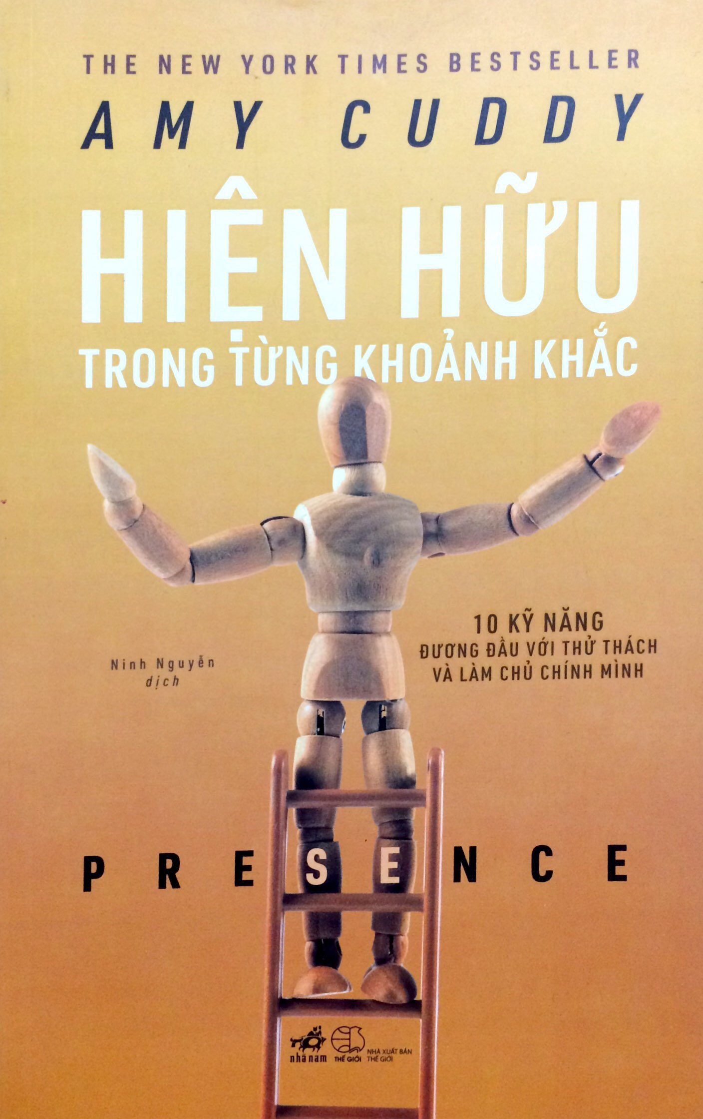 Fahasa - Hiện Hữu Trong Từng Khoảnh Khắc