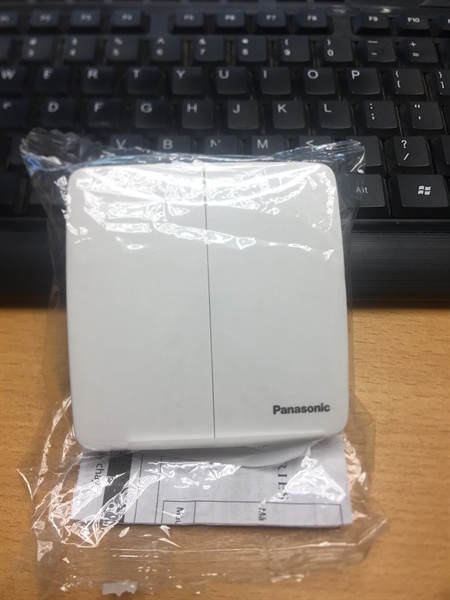 Bộ Công Tắc 2 chiều minerva Panasonic cao cấp màu trắng mịn - cam kết chính hãng