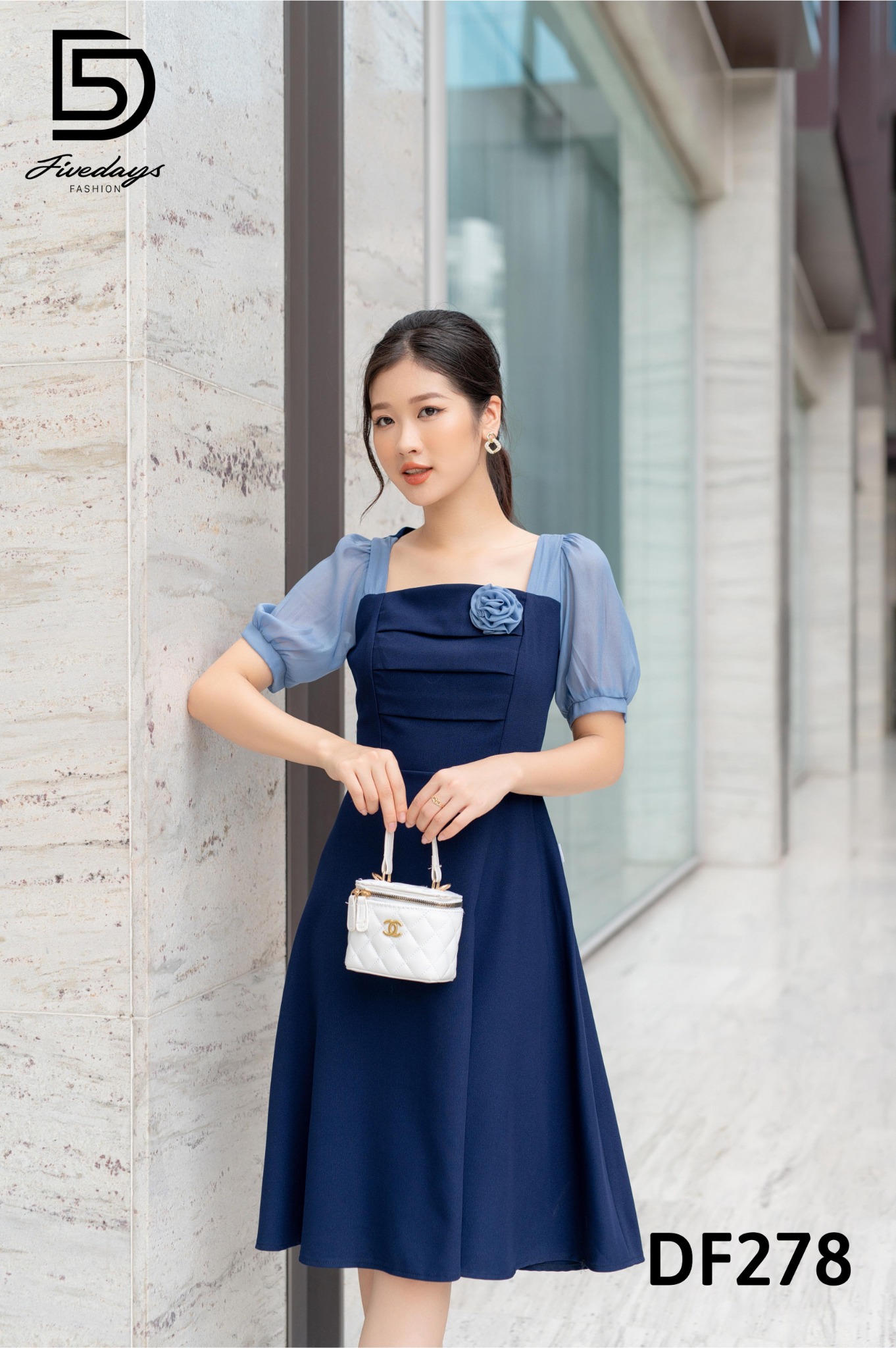 Fivedays - Đầm xoè phối cổ vuông