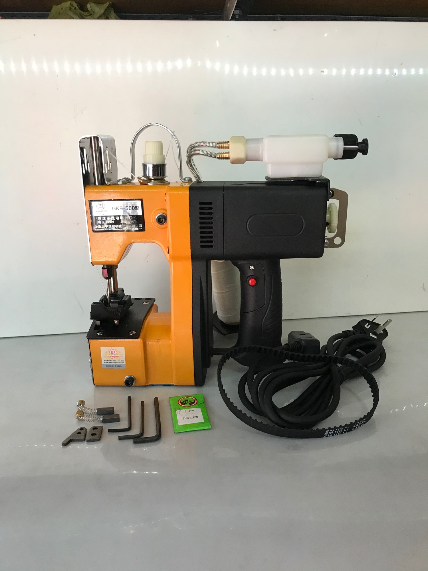 MÁY MAY BAO  CẦN TAY CÓ HỆ THỐNG BƠM DẦU